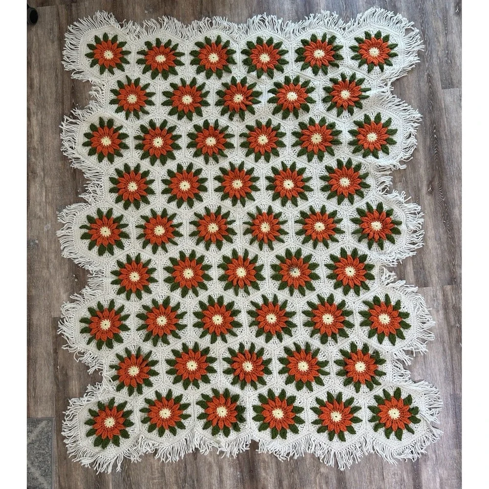 Vintage Handmade Crochet Blanket Poinsettia Flower Red White 3D Fringe